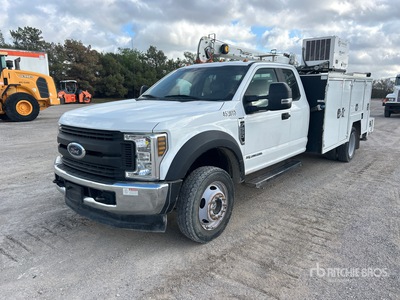 2018 Ford F-550 4x4 Extended Cab Camion de servicios