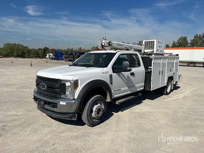 2018 Ford F-550 4x4 Extended Cab Ciężarówka serwisowa