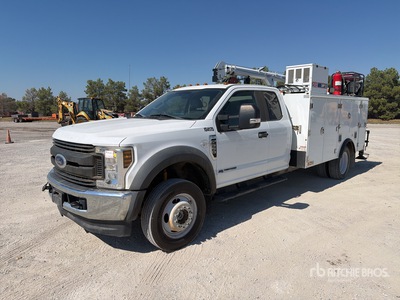 2019 Ford F-550 4x4 Extended Cab Service Truck