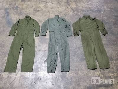 (100) Pairs of Assorted Coveralls Kleding