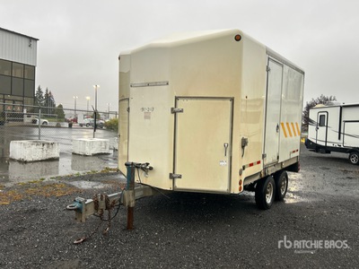 2008 J.L. Leclerc 13 ft T/A Enclosed Trailer