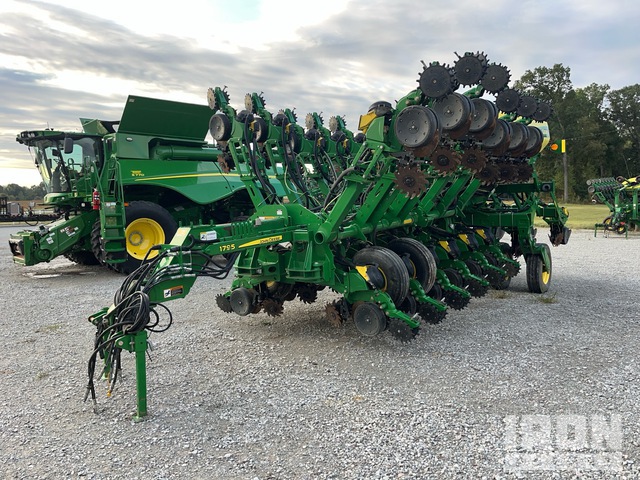 2019 John Deere 1795 Split 32 Row Planter