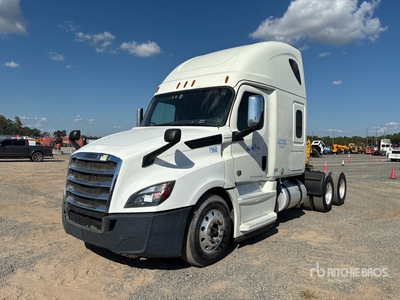2019 Freightliner Cascadia 126 6x4 T/A Sleeper Truck Tractor