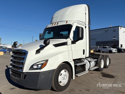 2022 Freightliner Cascadia 126 6x4 Ciągnik siodłowy T/A z kabiną dzienną