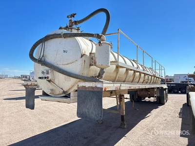 1982 T/A Vacuum Tanker Trailer