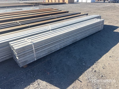 Quantity of (16) 144 in Galvanized Square Tubing その他 - 店舗 & 倉庫 (Unused)