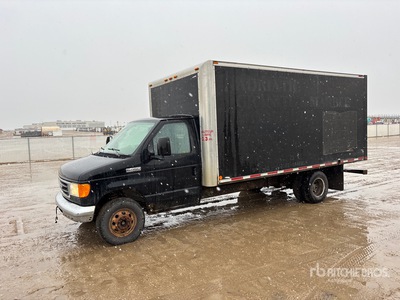 2006 Ford E450 4x2 Camion fourgon