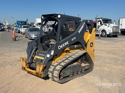 2019 John Deere 317G Chargeuse sur rails compacte