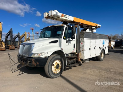 Posi-Plus 200-42 42 ft on 2005 International 4300 4x2 Lkw-Arbeitsbühne