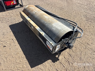 GIYI GY-VR66 66 in Skid Steer Vibratory Roller