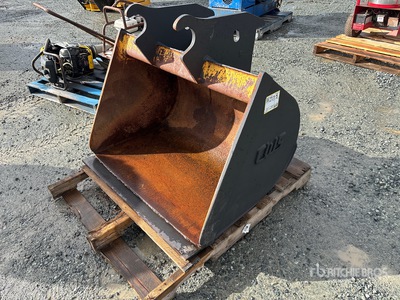CWS 40 in Cleanup Excavator Bucket