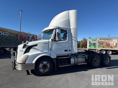 2017 Volvo VNL64T300 Day Cab Prime Mover