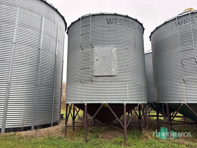 Westeel-Rosco +/- 1800 bu 5 Ring Hopper Grain Bin