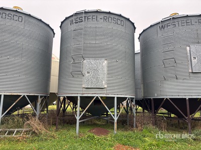 Westeel-Rosco +/- 1800 bu 5 Ring Hopper Grain Bin
