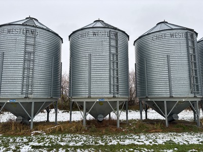Chief-Westland +/- 2200 bu 5 Ring Hopper Grain Bin