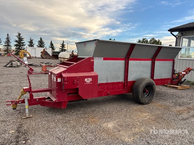 Mill Creek 706 S/A Hydraulic Side Discharge Row Mulcher 造園機械 - Fits Tractor