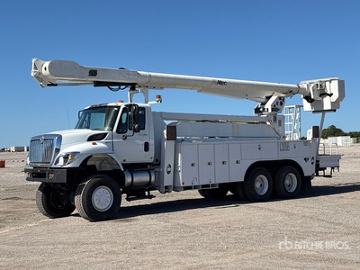 Altec AM900-E100 99 ft on 2012 International 7400 6x6 Bucket Truck