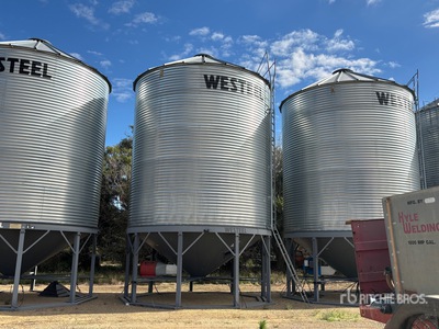 Westeel 1805 +/- 4800 bu 5 Ring Hopper Grain Bin