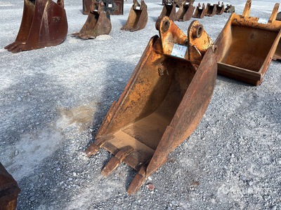 16 in Digging Backhoe Rear Bucket - Fits JCB 3CX / 4CX