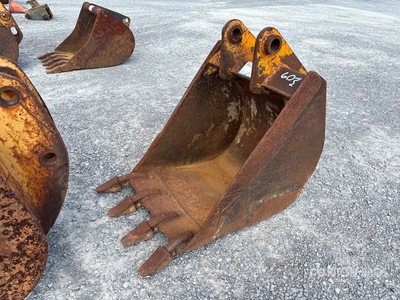 24 in Digging Backhoe Rear Bucket - Fits JCB 3CX / 4CX