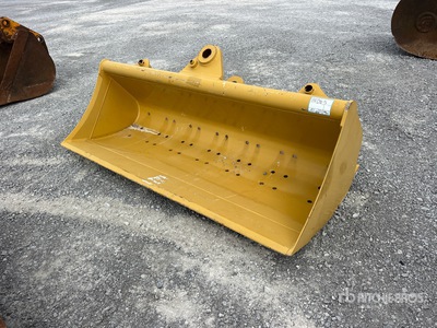 72 in Cleanup Excavator Bucket