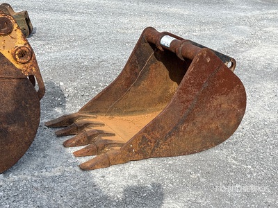 Tag 24 in Digging Excavator Bucket