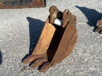 12 in Digging Excavator Bucket - Fits Cat 302