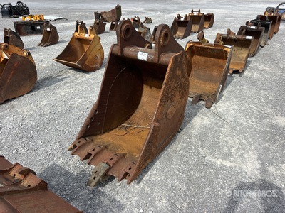 Hensley 27 in Digging Excavator Bucket - Fits Cat 323