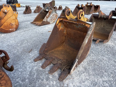28 in Digging Excavator Bucket - Fits Cat 309