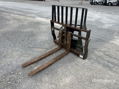 Cat 48 in Wheel Loader Forks