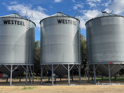 Westeel 1805 +/- 4800 bu 5 Ring Hopper Grain Bin