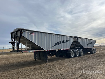 2018 Doepker LB13257-L Super B-Train Lead Grain Trailer
