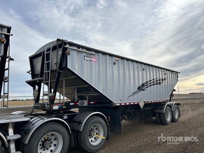 2018 Doepker LB13257-R Super B-Train Pup Grain Trailer