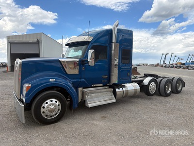 2023 Kenworth W990 8x4 Tracteur routier couchette