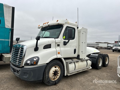 2015 Freightliner Cascadia 113 6x4 T/A Day Cab Truck Tractor