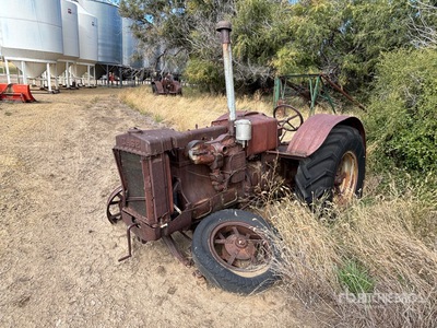 Case Size L 2WD Antique Tractor
