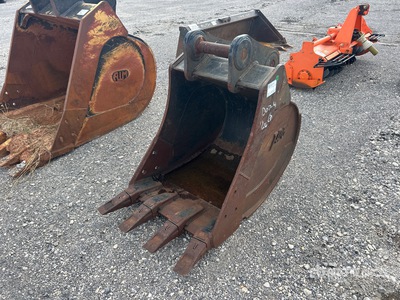 Takeuchi TB1140 30 in Digging Excavator Bucket