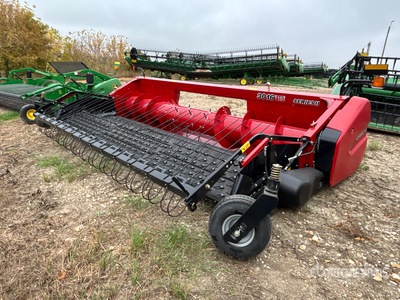 2025 Case IH 3016 16 ft Draper Combine Pickup Header