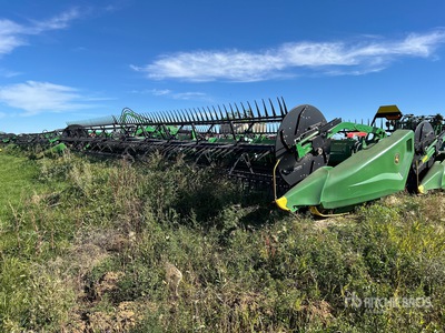2021 John Deere HD45R 45 ft Hinged Draper Combine Header