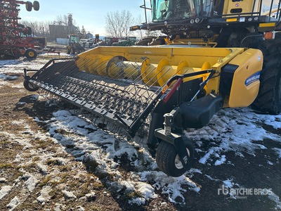 2023 New Holland 790CP 15 ft Cabezal de cosechadora trilladora