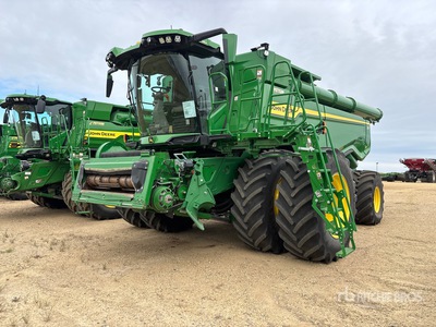 2023 John Deere X9 1100 4x4 Combine Harvester