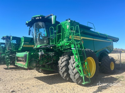 2023 John Deere X91000 Combine Harvester