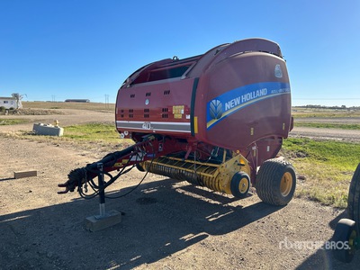 2015 New Holland 560 Round Baler