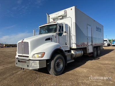 2011 Kenworth T440 6x4 Autocarro furgonato