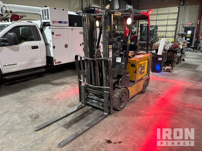 2002 Cat EC25K 4600 lb Electric Forklift