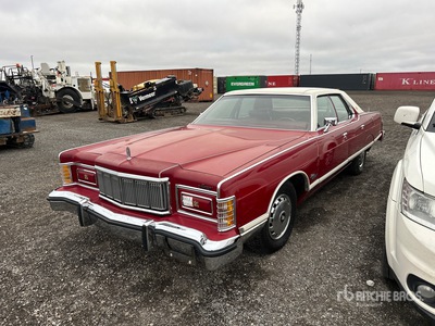 1976 Mercury Grand Marquis 自動車