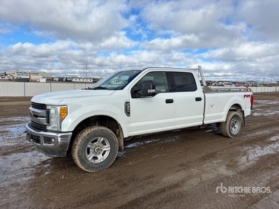 2017 Ford F-350 XLT 4x4 Crew Cab Pickup