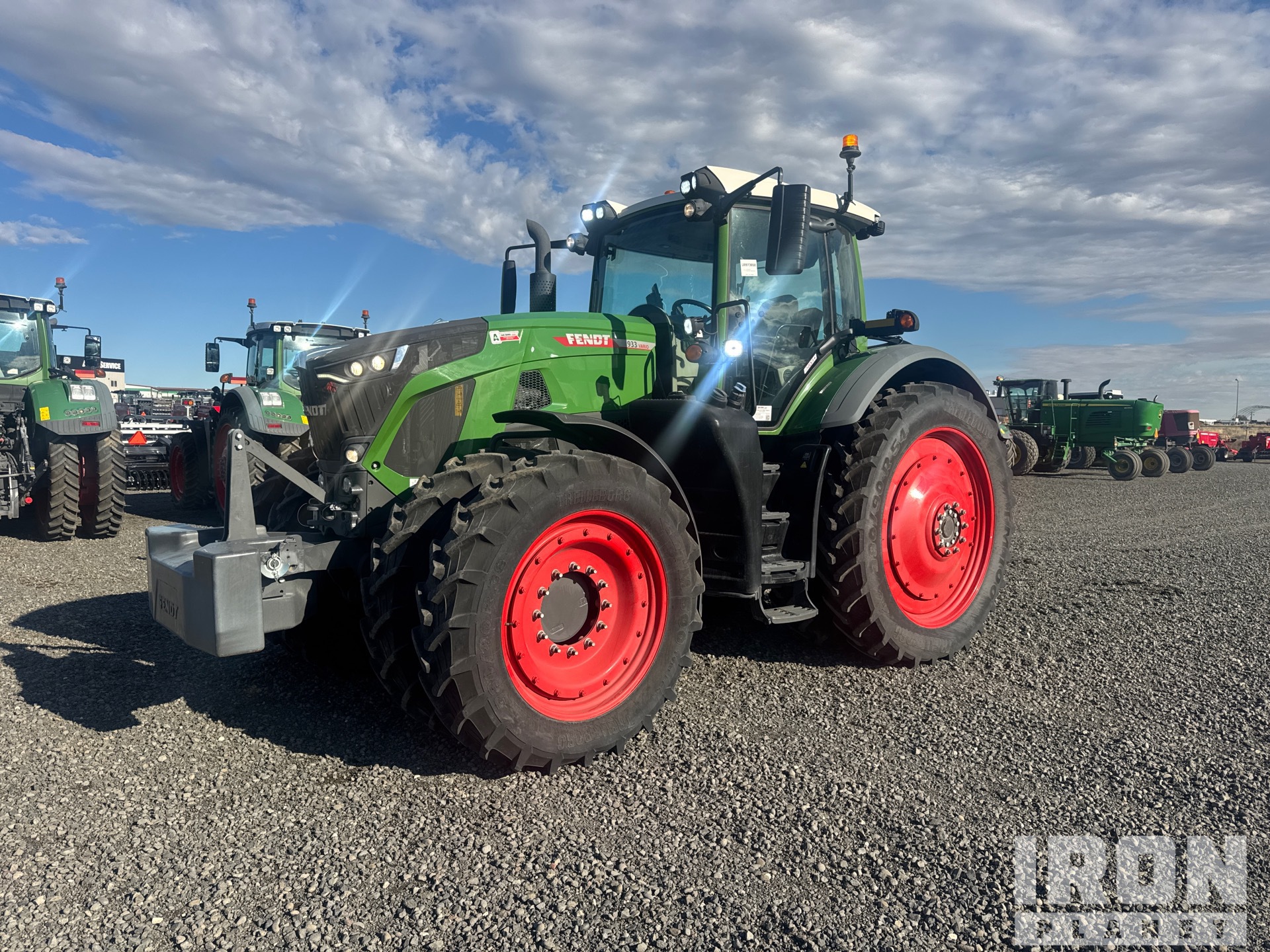 2022 Fendt 933 Vario 4WD-tractor