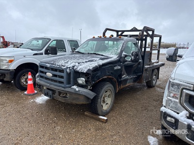 2006 Ford F-350 XL 4x4 Camion à Plateau (Inoperable)