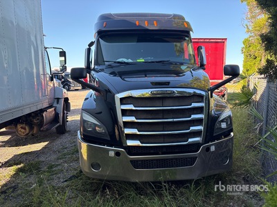 2019 Freightliner Cascadia 126 6x4 T/A Sleeper Truck Tractor